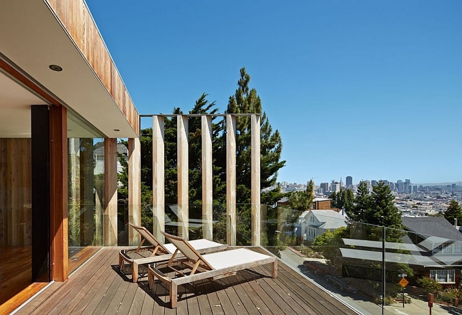 Beautiful terrace of the private home with views of San Francisco City Skyline