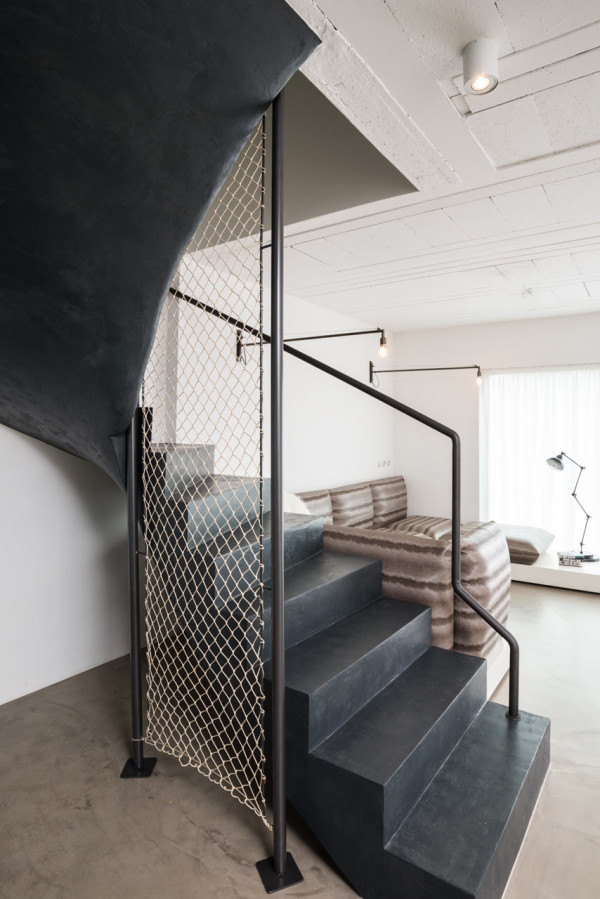 A Family Home with a Black & White Interior Photo A Family Home with a Black & White Interior in main interior design Category