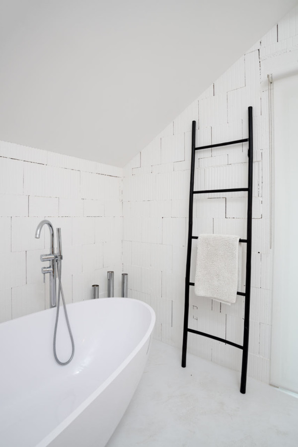 A Family Home with a Black & White Interior Photo A Family Home with a Black & White Interior in main interior design Category