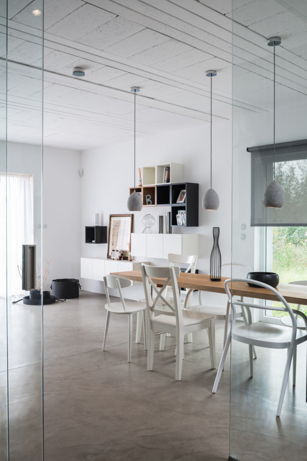 A Family Home with a Black & White Interior Photo A Family Home with a Black & White Interior in main interior design Category