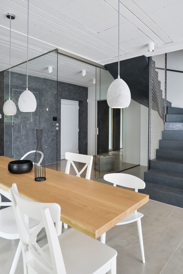 A Family Home with a Black & White Interior Photo A Family Home with a Black & White Interior in main interior design Category