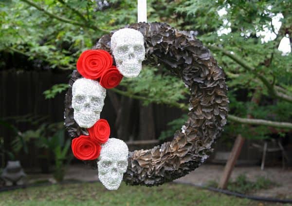 Glittery halloween DIY skeleton wreath idea 20 DIY Halloween Wreath Ideas