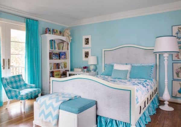 Light blue and white make a lovely and soothing combination