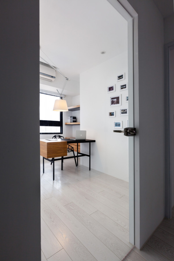 The Little White Apartment by Z AXIS DESIGN Photo The Little White Apartment by Z AXIS DESIGN in main interior design Category