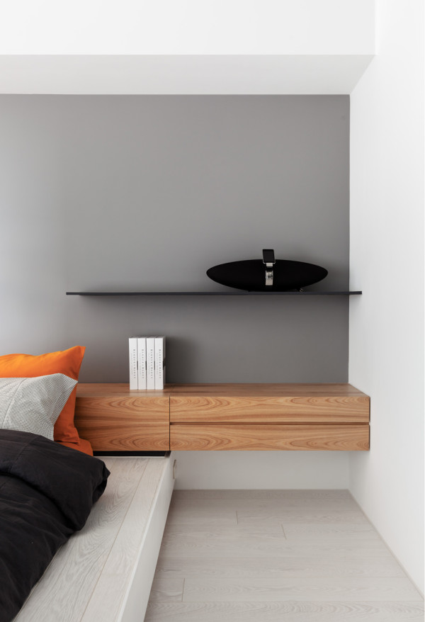 The Little White Apartment by Z AXIS DESIGN Photo The Little White Apartment by Z AXIS DESIGN in main interior design Category
