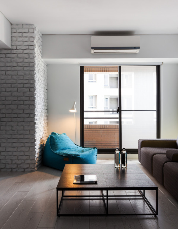 The Little White Apartment by Z AXIS DESIGN Photo The Little White Apartment by Z AXIS DESIGN in main interior design Category