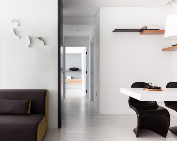 The Little White Apartment by Z AXIS DESIGN Photo The Little White Apartment by Z AXIS DESIGN in main interior design Category