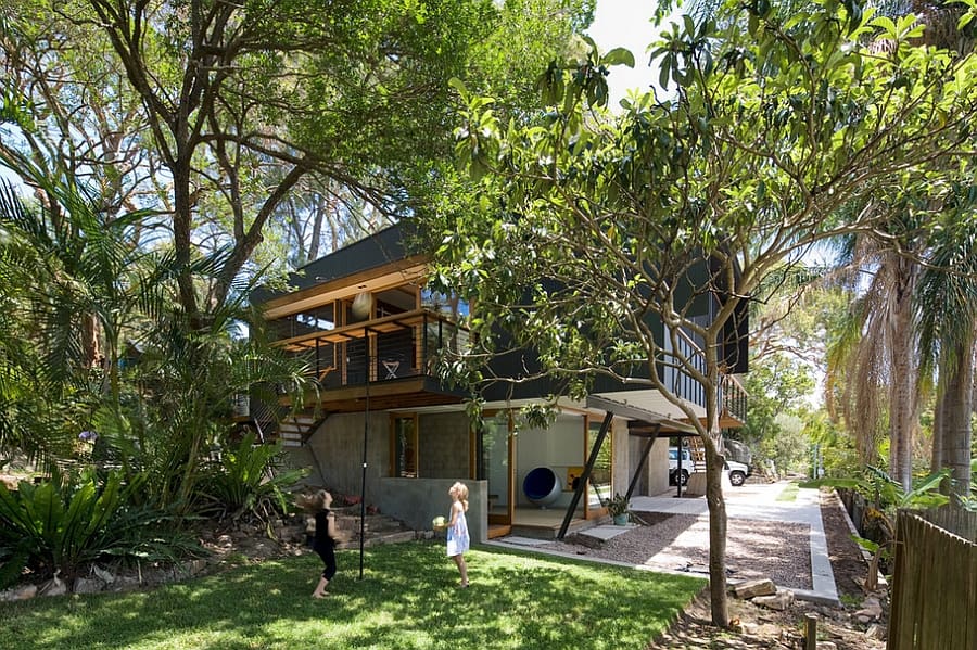 Natural surroundings offer ample shade from scorching Sydney heat Suburban Sydney House Offers A Tranquil Lifestyle That is Close To Nature