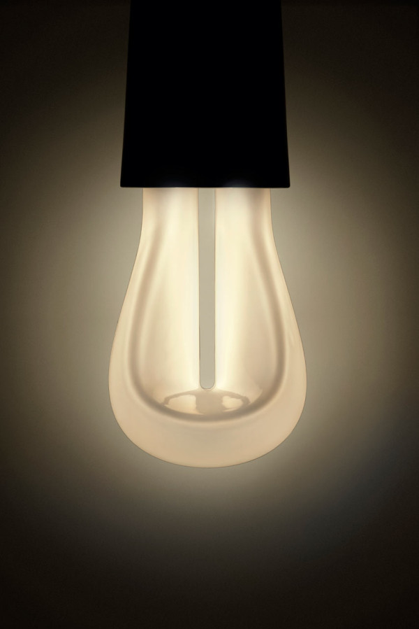 PLUMEN Brings Magic To The Light Bulb With PLUMEN 002 in technology main Category