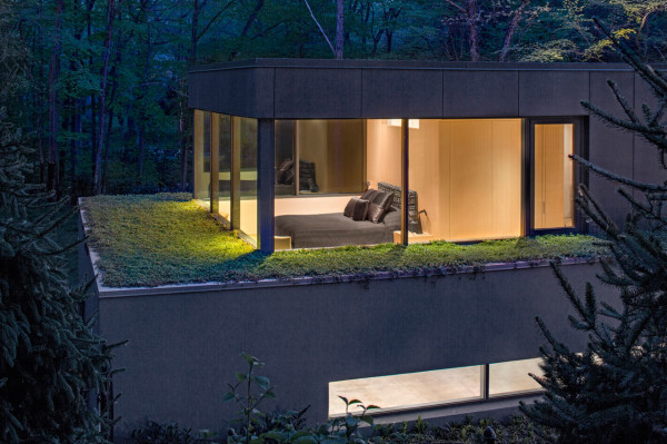 A House That Nestles into its Natural Environment Photo A House That Nestles into its Natural Environment in main architecture Category