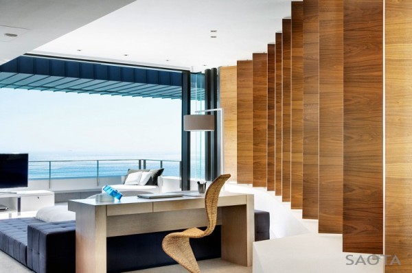 ocean views bedroom in Nettleton 199 contemporary home ocean views bedroom in Nettleton 199 contemporary home 600x398 Nettleton 199 Residence Ensures Serenity and Peace of Mind