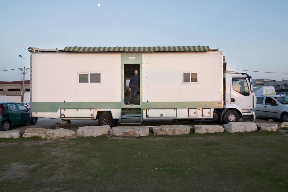 truck home Truck Home: Ingenious Israeli Turns Truck Into Exquisite & Ergonomic House On Wheels