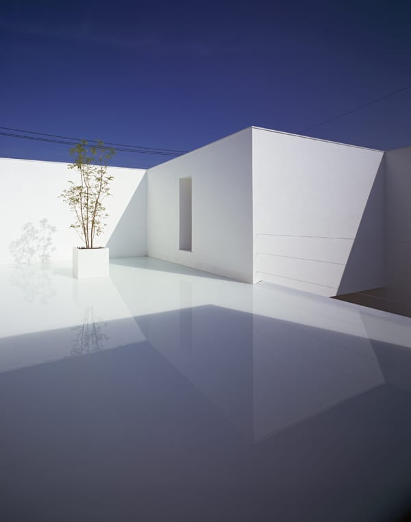 White Cave House by Takuro Yamamoto Architects Photo White Cave House by Takuro Yamamoto Architects in main architecture Category