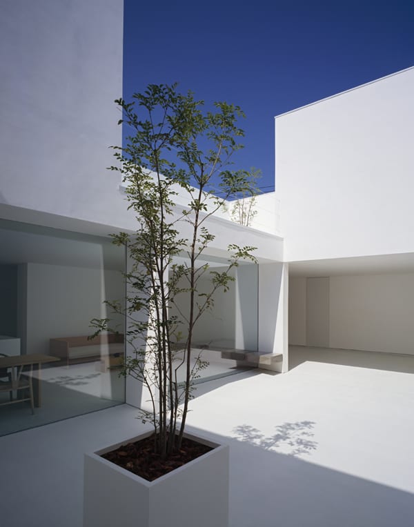 White Cave House By Takuro Yamamoto Architects