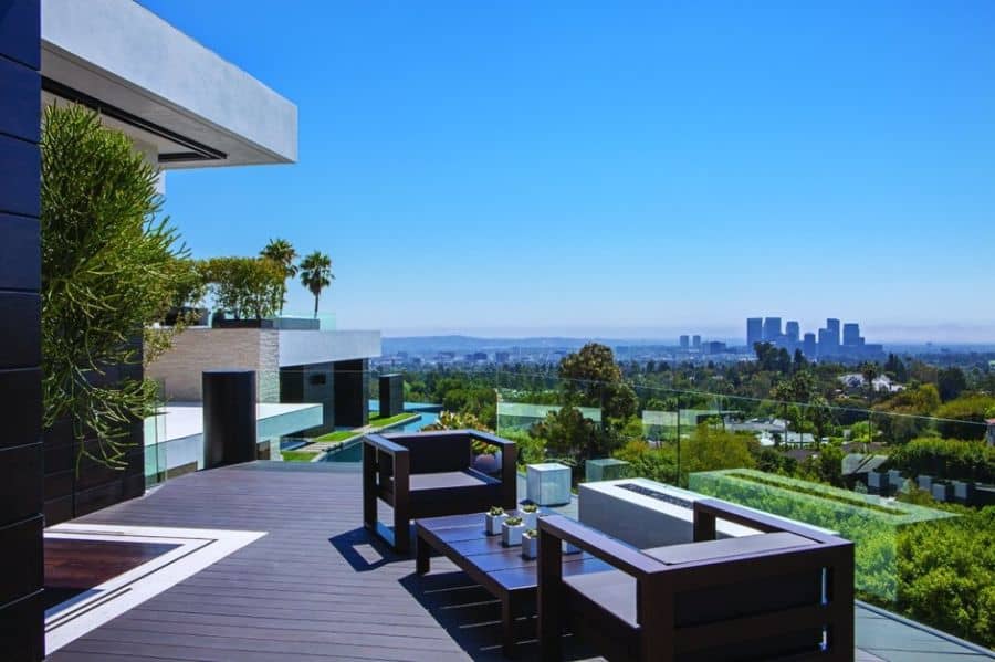View from the wooden terrace of Laurel Way Residence in Beverly Hills