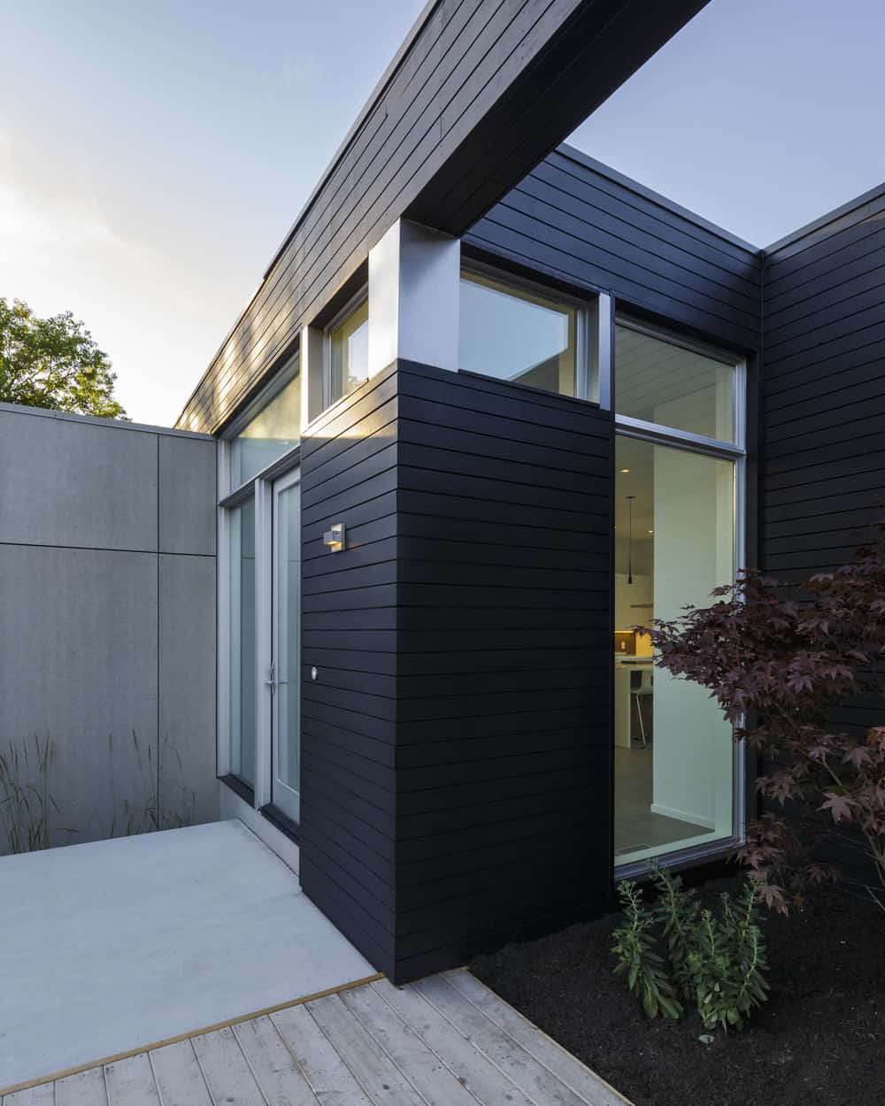 Dunrobin Shore by Christopher Simmonds Architect 14 Dunrobin Shore by Christopher Simmonds Architect 14 Uncluttered Modern Family Home Breathing in Canadian River Panoramas