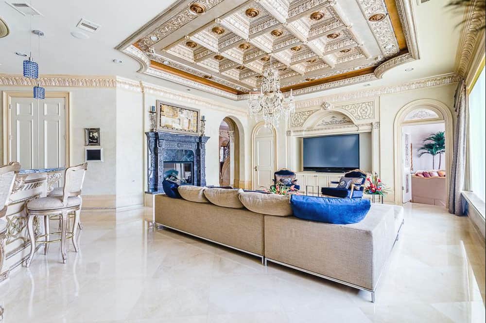 Luxury Palm Royale property for sale 15 Luxury Palm Royale property for sale 15 Perfectly Designed Texas Luxury Property Sends Shivers Down Your Spine
