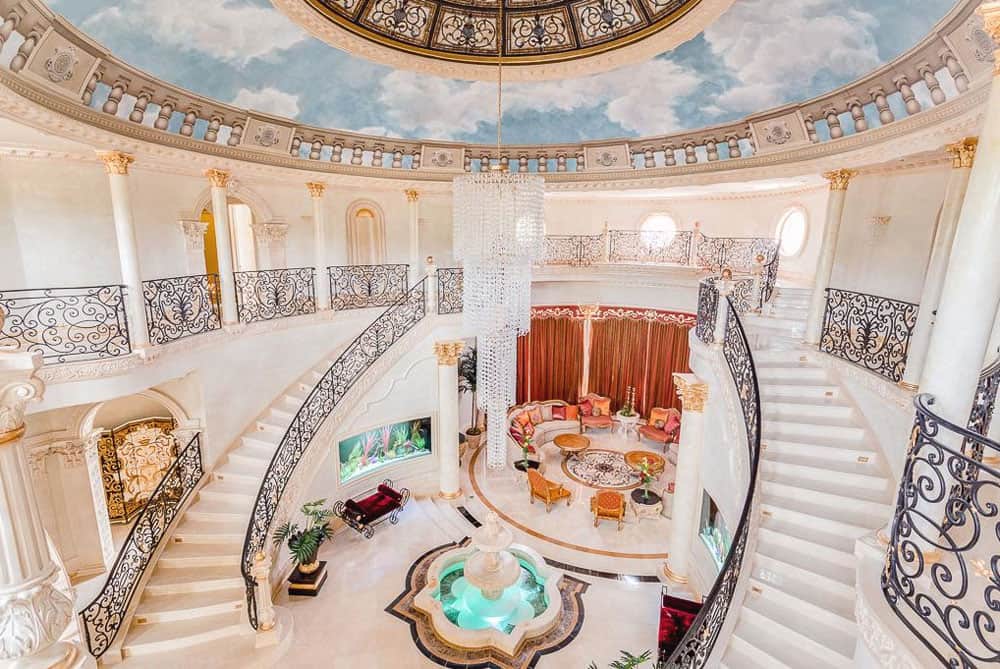 Luxury Palm Royale property for sale 8 Luxury Palm Royale property for sale 8 Perfectly Designed Texas Luxury Property Sends Shivers Down Your Spine