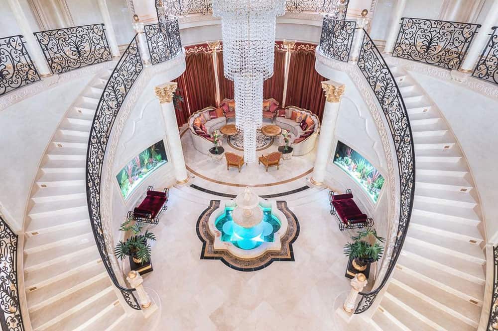 Luxury Palm Royale property for sale 9 Luxury Palm Royale property for sale 9 Perfectly Designed Texas Luxury Property Sends Shivers Down Your Spine