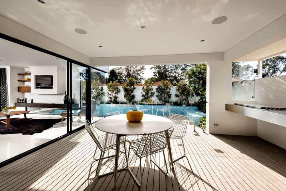 The Medallion by Webb and Brown Neaves 3 Mesmerizing Luxury Home in Australia Flaunting Volumetric Architecture