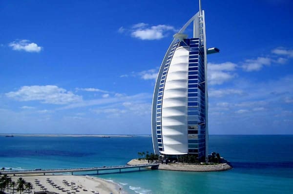 20 Examples of Famous Architecture ...